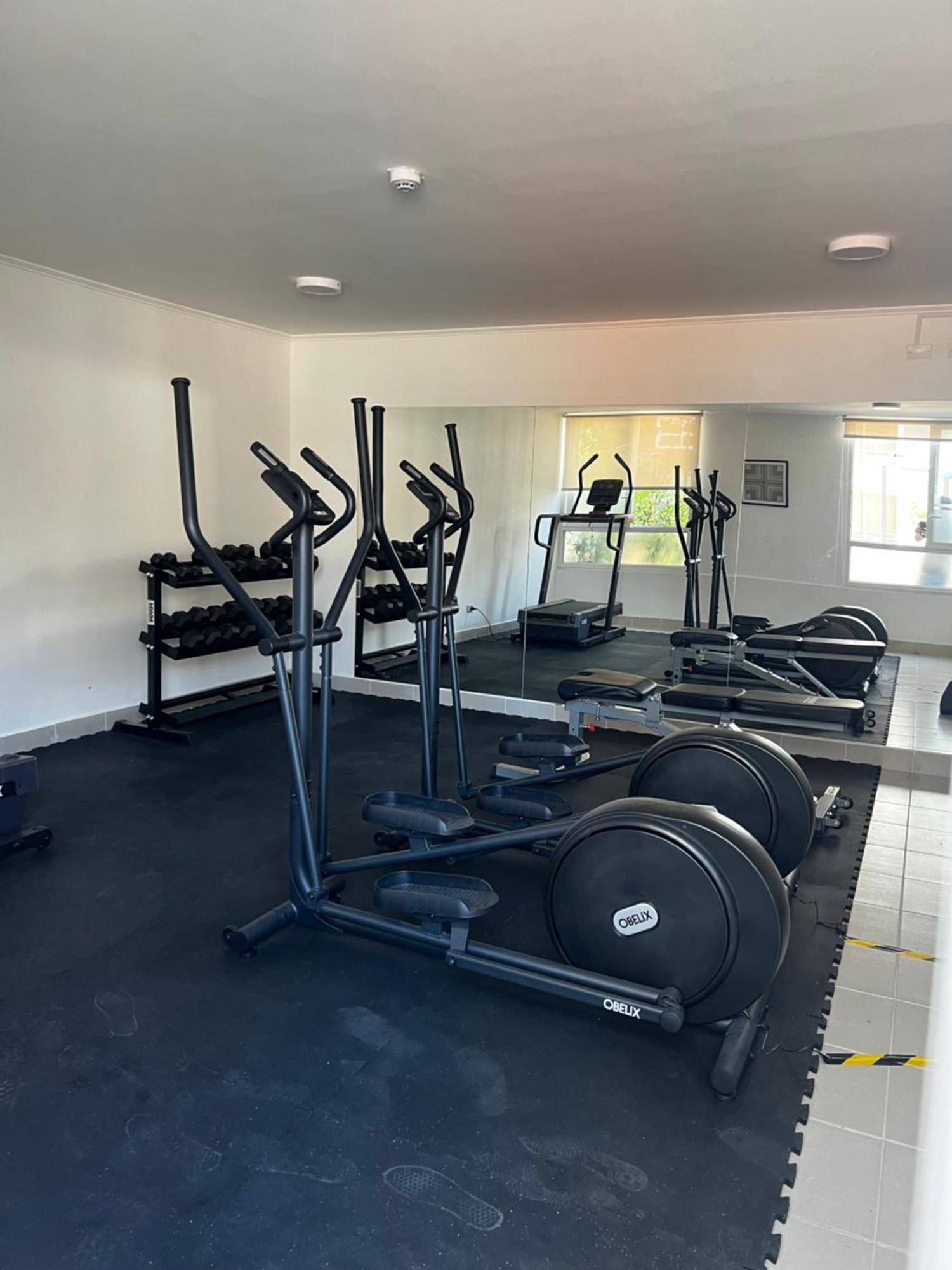 Dep 3 1 Bano, Centrico , Wifi , Aire Acondicionado , Parking Privado, Lavanderia , Gym, En El Centro De La Ciudad *